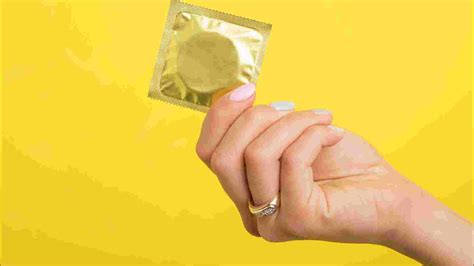 Blowjob ohne Kondomschlucken gegen Aufpreis Begleiten Au